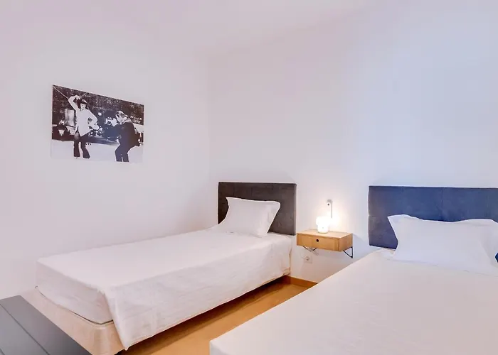 Al - Girassol Front Apartment Quarteira